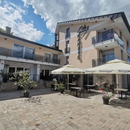 City Apartman Haz Balatonlelle Exterior photo