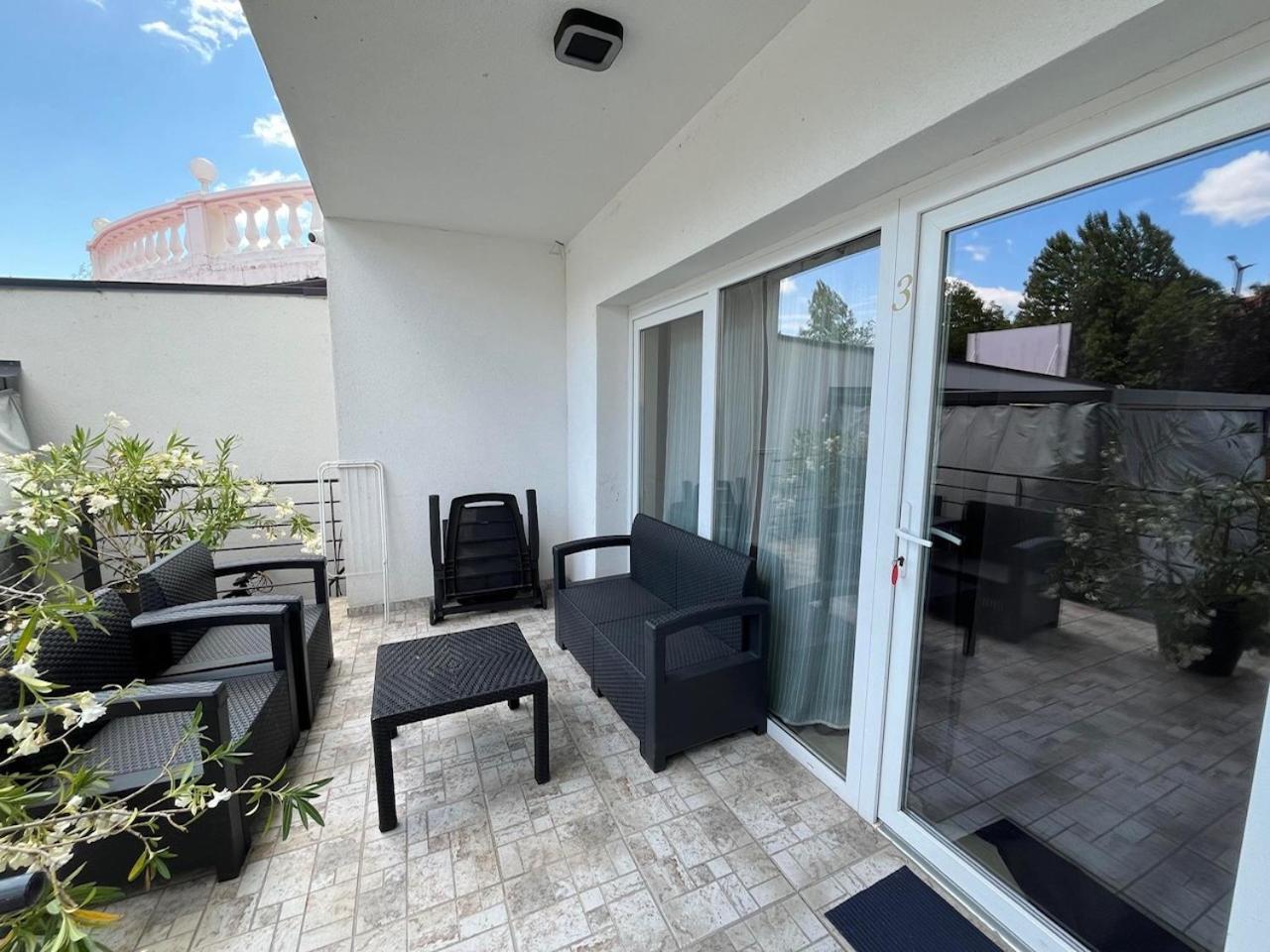 City Apartman Haz Balatonlelle Exterior photo